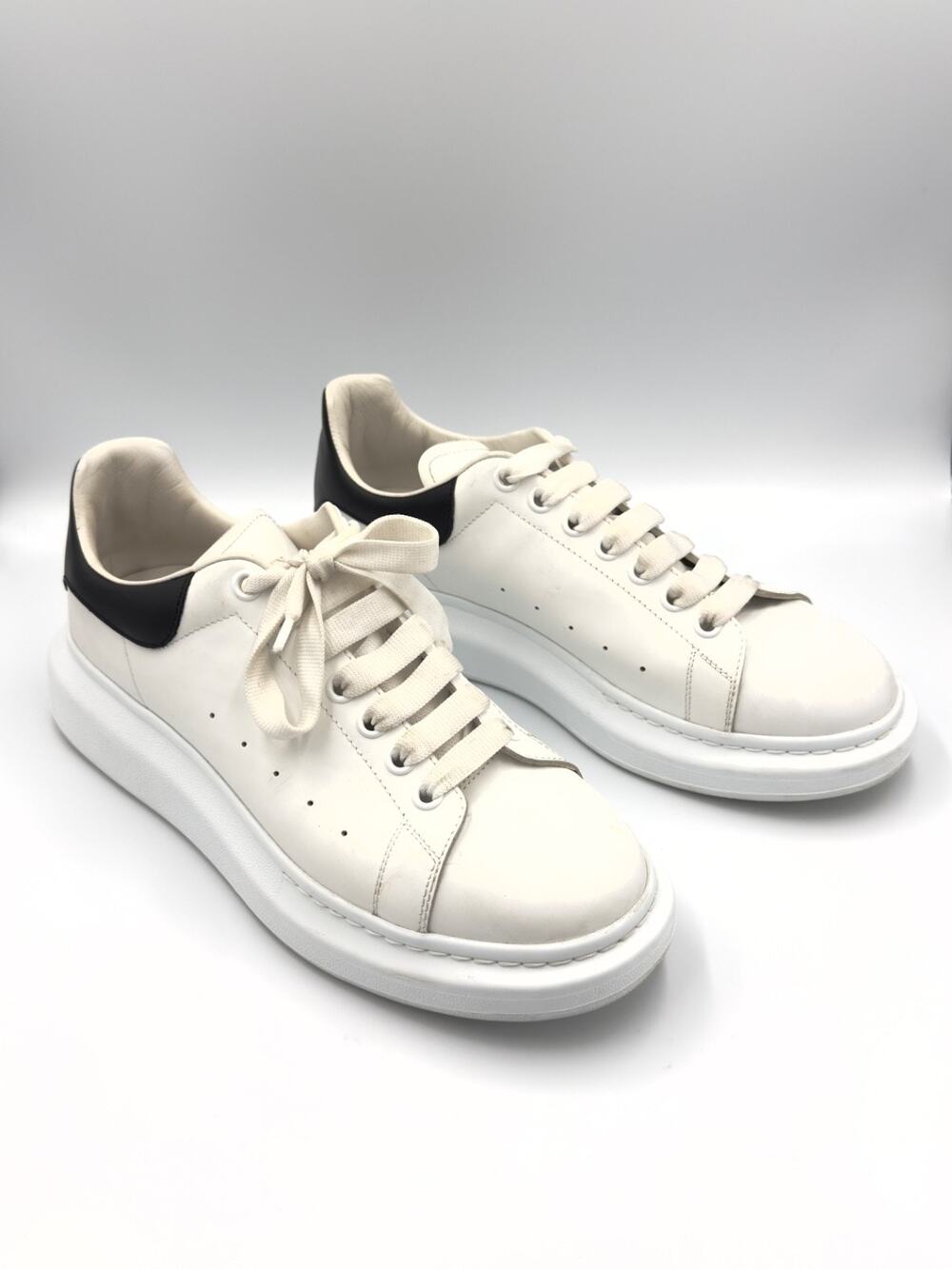 Alexander McQueen Oversized Sneakers Men Size 43 (US 9.5)Authentic Trainer White